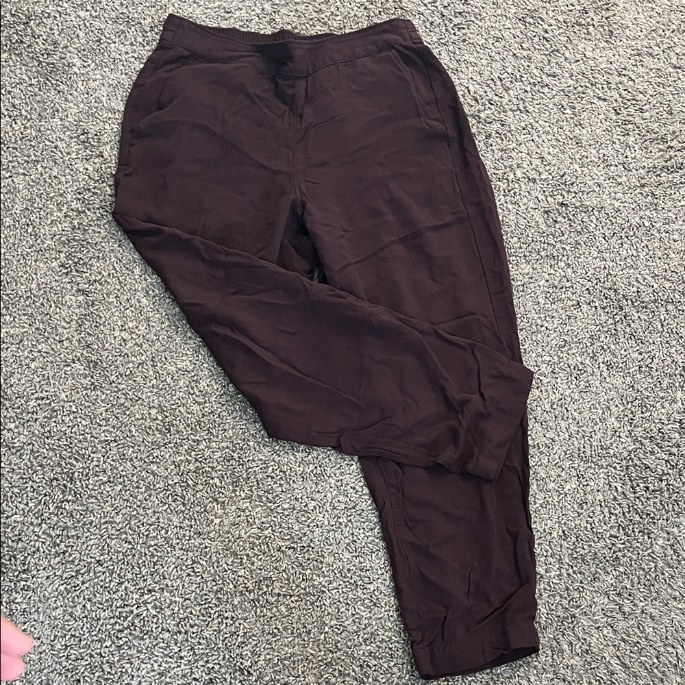 Old Navy Women's plum playa taper Pants